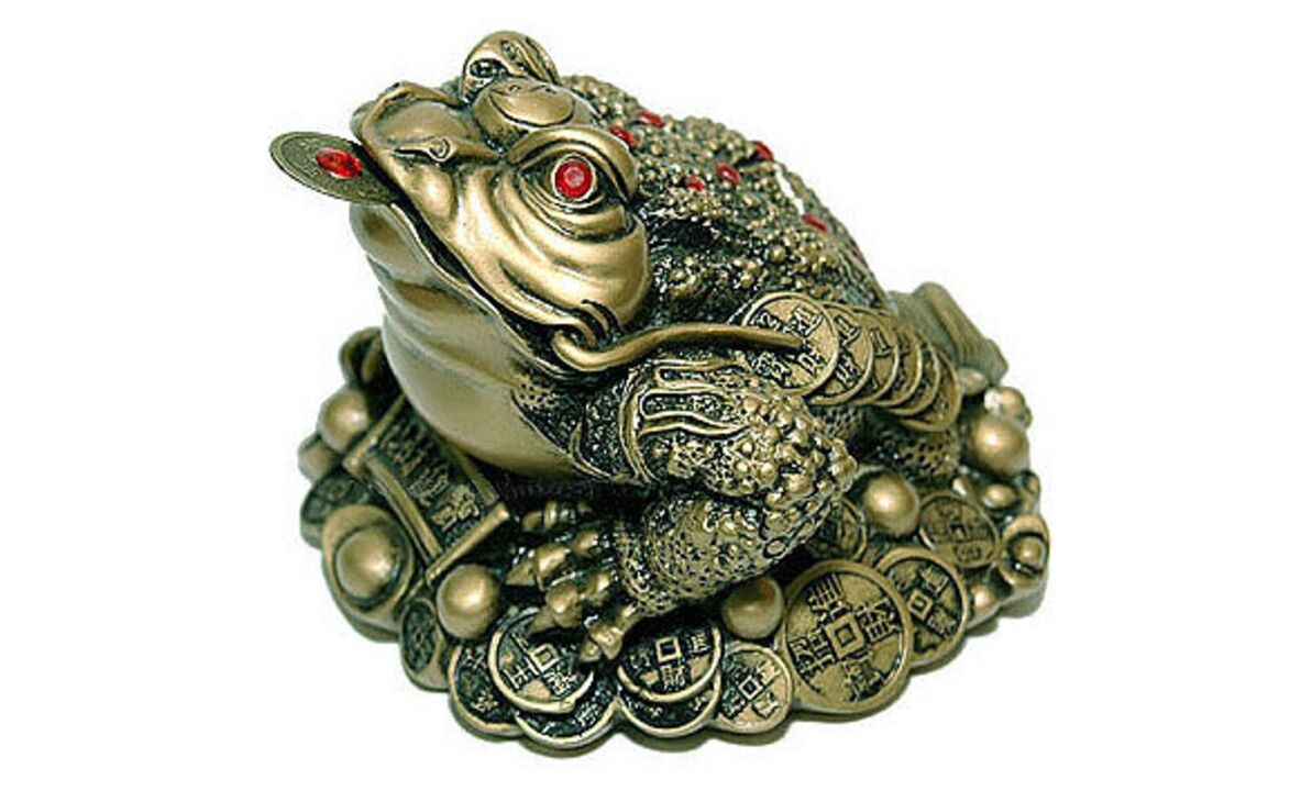 three-legged toads like an amulet of good luck